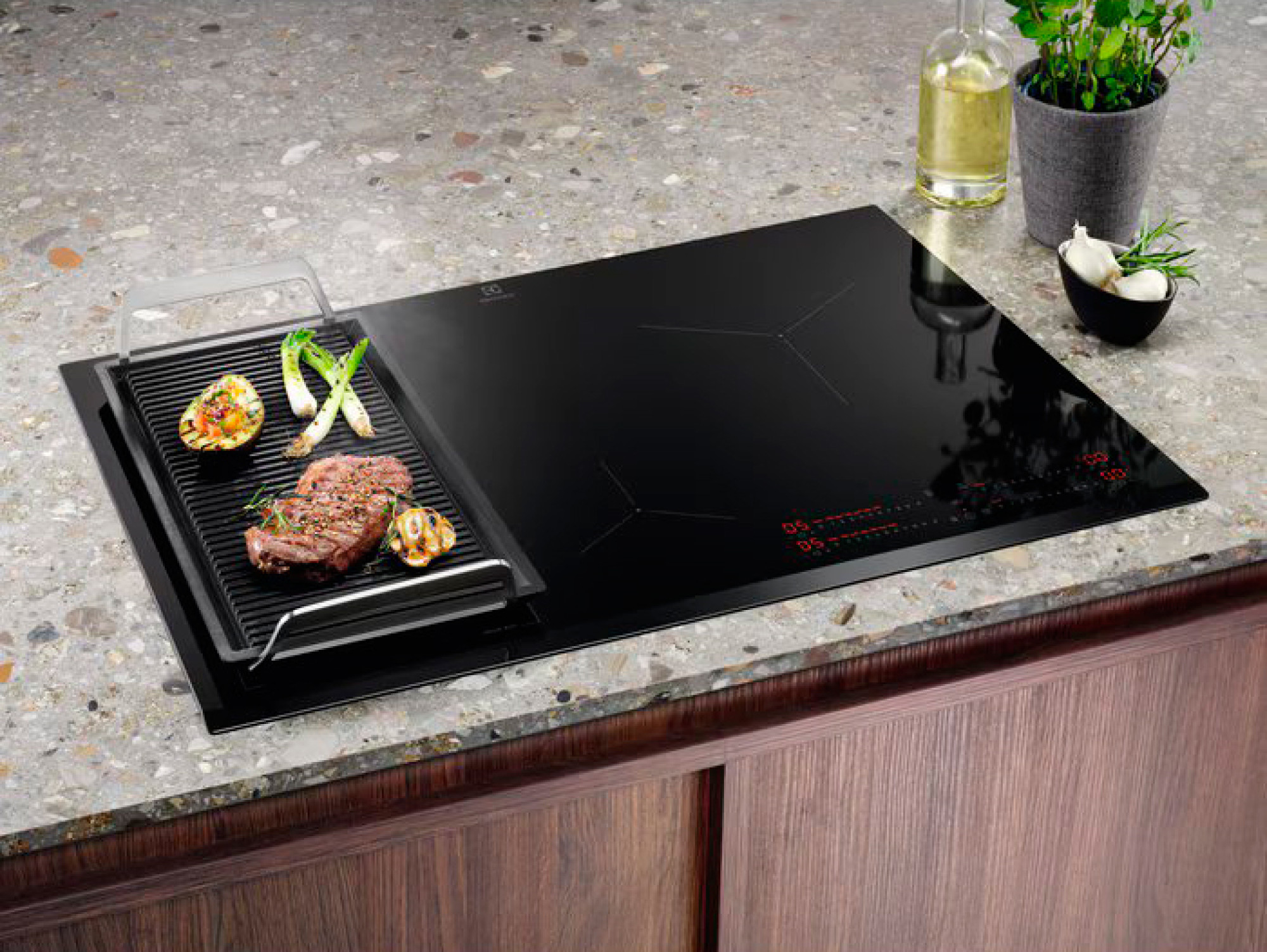 Индукционная варочная панель Electrolux EIS82453 - фото2